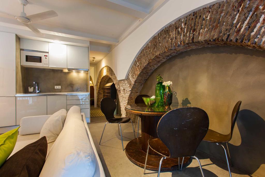 The Old Stables Chiado Apartments Lisbon Room photo
